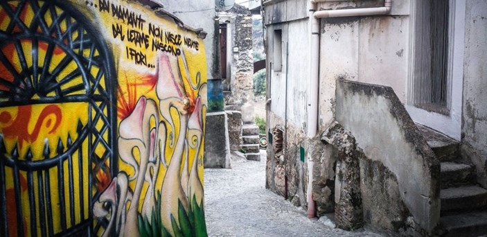 Riace riparte. Un buon vento la sostiene